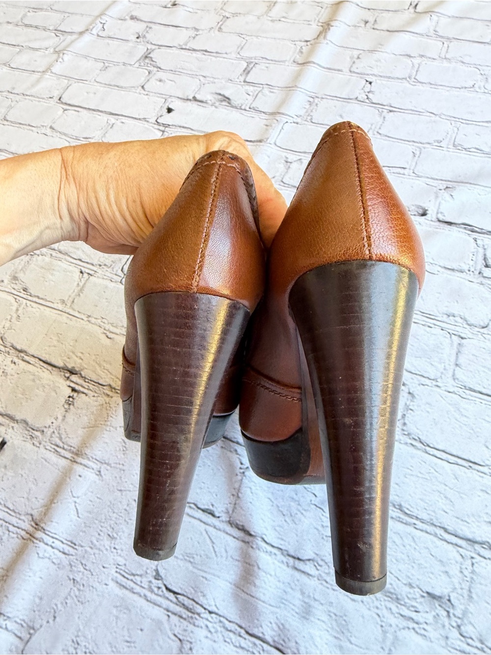 Stuart Weitzman Oxford Heels 8.5N Heels Regency Heritage Leather Academia EUC - Picture 2 of 16
